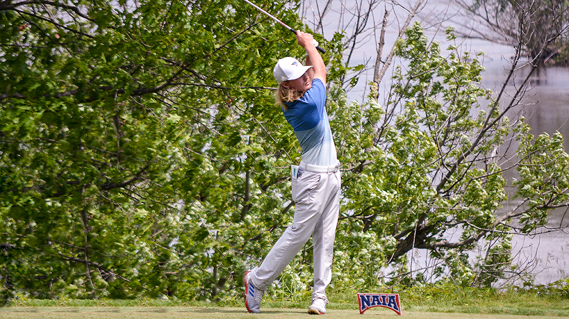 Poole finishes first individually; No. 12 men's golf finishes third in Keiser Kup 