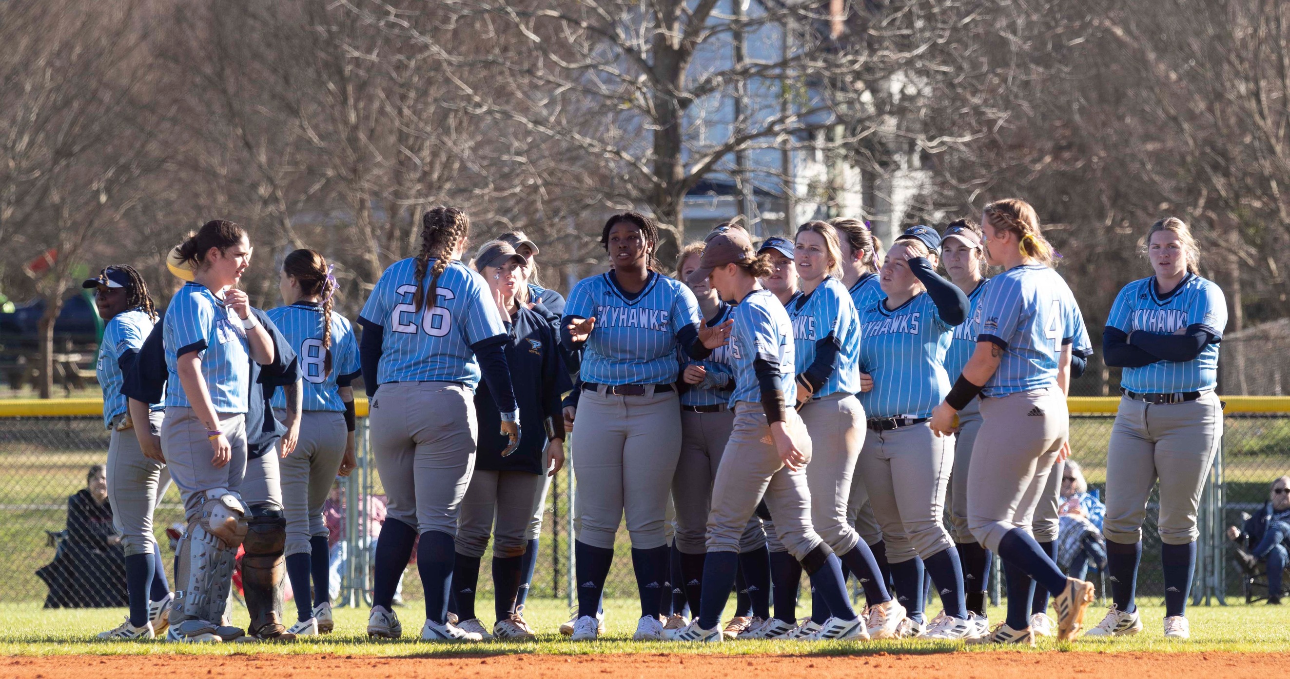 Softball loses the twin bill in AAC conference opener to #8 Tennessee Wesleyan