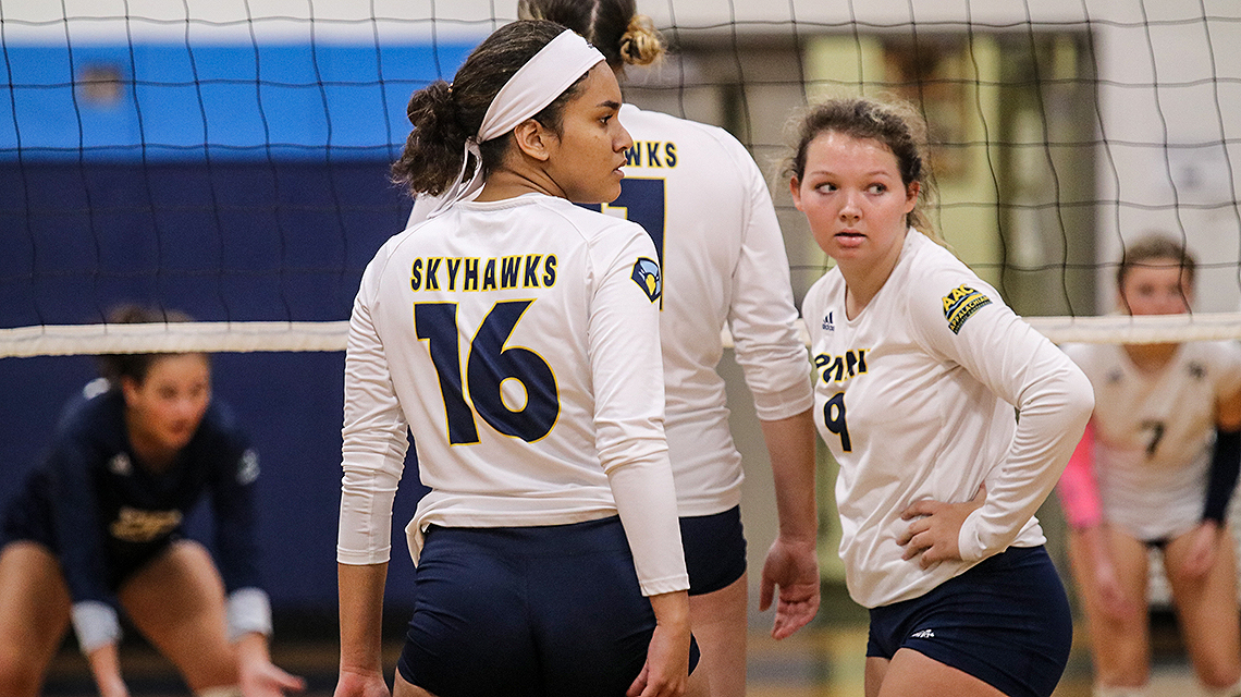 Volleyball’s season ends in quarterfinal round of AAC tournament